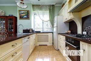 Коттедж 402м², 3-этажный, участок 50 сот.  