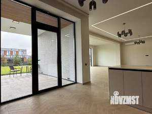 Дом 395м&sup2;, 2-этажный, участок 11 сот.  