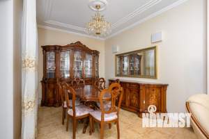 Коттедж 562м², 3-этажный, участок 23 сот.  