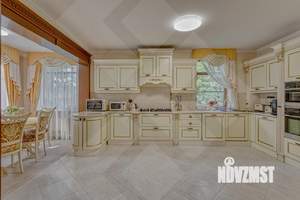 Дом 382м², 2-этажный, участок 36 сот.  