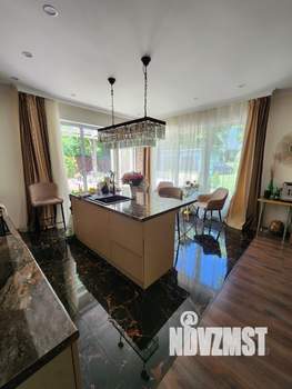 Коттедж 207м², 2-этажный, участок 9 сот.  