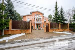 Дом 445м², 3-этажный, участок 15 сот.  