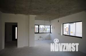 Дом 184м&sup2;, 2-этажный, участок 4 сот.  