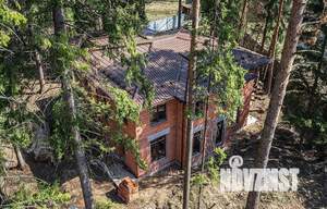 Дом 240м², 2-этажный, участок 15 сот.  