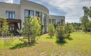 Дом 1500м², 2-этажный, участок 100 сот.  