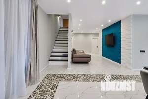 Дом 224м², 2-этажный, участок 9 сот.  