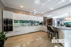 Дом 565м², 2-этажный, участок 24 сот.  