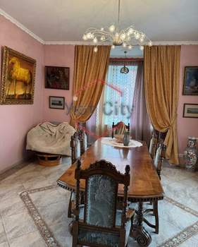 Дом 742м&sup2;, 3-этажный, участок 13 сот.  