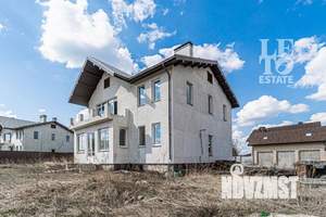 Дом 340м², 3-этажный, участок 14 сот.  