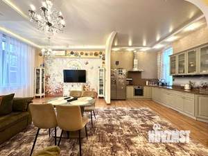 Таунхаус 281м², 3-этажный, участок 3 сот.  