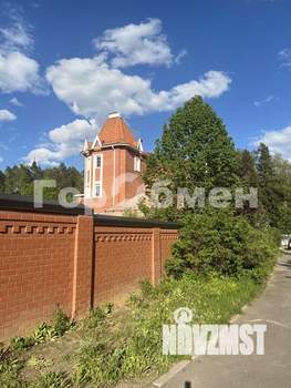 Дом 423м&sup2;, 3-этажный, участок 23 сот.  