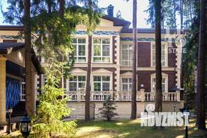 Дом 1256м², 3-этажный, участок 70 сот.  