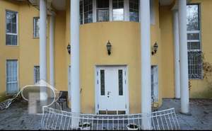 Дом 699м², 3-этажный, участок 15 сот.  