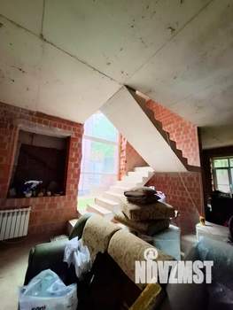 Дом 250м², 3-этажный, участок 4 сот.  