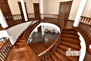 Дом 1500м², 3-этажный, участок 100 сот.  