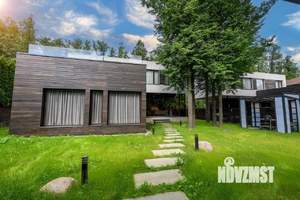 Дом 330м², 2-этажный, участок 8 сот.  