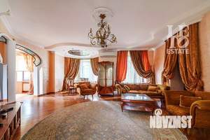 Дом 450м², 4-этажный, участок 11 сот.  