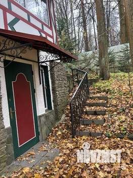 Дом 252м², 3-этажный, участок 15 сот.  