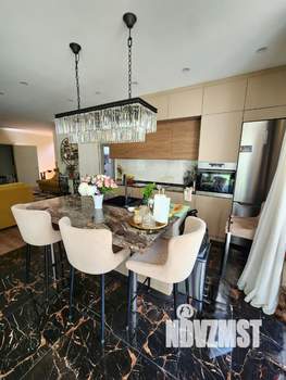 Коттедж 207м², 2-этажный, участок 9 сот.  