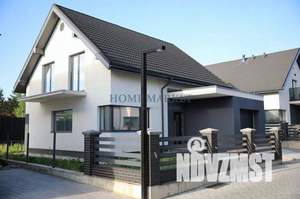 Дом 184м&sup2;, 2-этажный, участок 4 сот.  