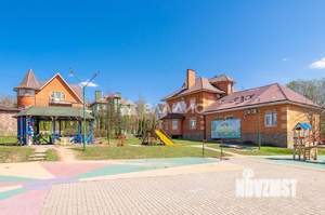 Дом 400м², 2-этажный, участок 10 сот.  
