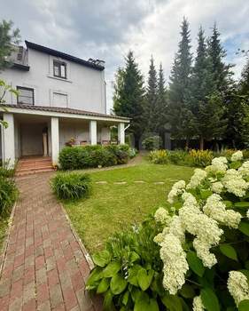 Дом 320м², 3-этажный, участок 12 сот.  