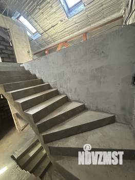 Таунхаус 210м², 3-этажный, участок 2 сот.  