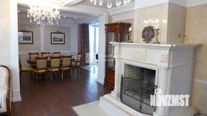 Дом 650м&sup2;, 3-этажный, участок 12 сот.  