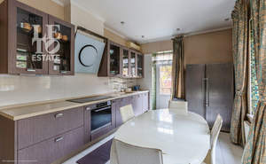 Дом 472м², 4-этажный, участок 8 сот.  