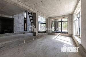 Дом 460м², 2-этажный, участок 21 сот.  