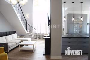 Дом 237м², 2-этажный, участок 7 сот.  