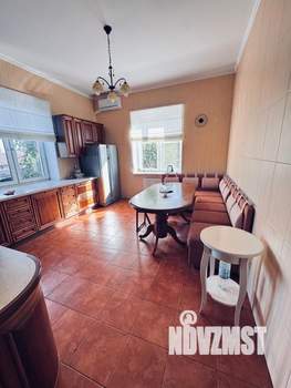 Дом 489м&sup2;, 3-этажный, участок 10 сот.  