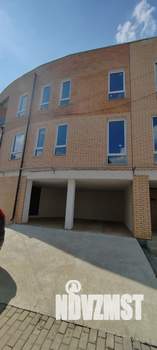 Таунхаус 182м², 3-этажный, участок 1 сот.  