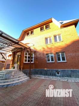 Дом 673м², 4-этажный, участок 15 сот.  