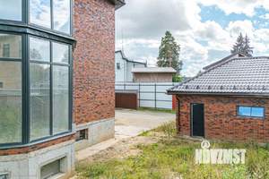 Дом 650м², 3-этажный, участок 15 сот.  