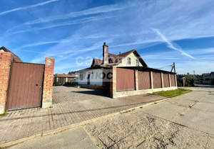 Дом 240м&sup2;, 2-этажный, участок 8 сот.  