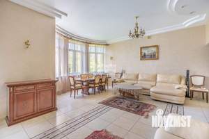 Дом 600м², 3-этажный, участок 24 сот.  