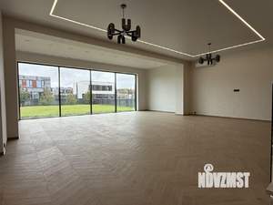 Дом 395м&sup2;, 2-этажный, участок 11 сот.  