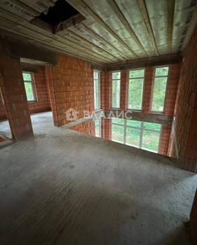 Дом 240м², 2-этажный, участок 15 сот.  