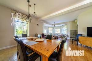 Дом 406м², 2-этажный, участок 35 сот.  