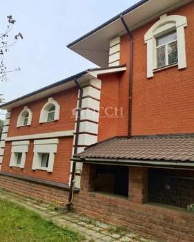 Дом 451м², 3-этажный, участок 28 сот.  