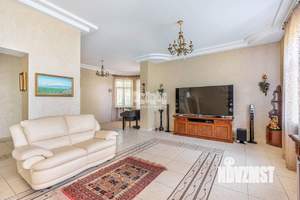Дом 600м², 3-этажный, участок 24 сот.  