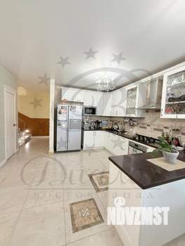 Таунхаус 175м&sup2;, 4-этажный, участок 4 сот.  