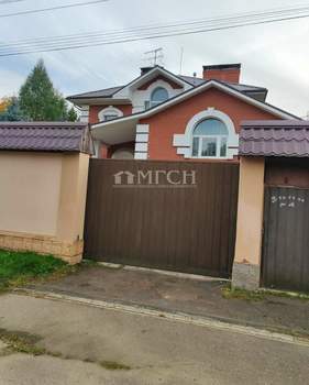 Дом 451м², 3-этажный, участок 28 сот.  