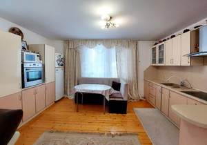 Дом 130м², 2-этажный, участок 10 сот.  