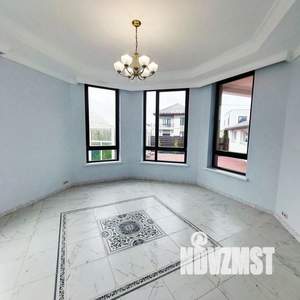 Коттедж 239м&sup2;, 2-этажный, участок 6 сот.  