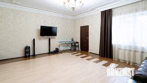 Дом 300м², 3-этажный, участок 7 сот.  