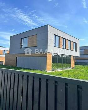 Дом 320м², 2-этажный, участок 18 сот.  