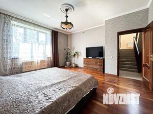 Дом 390м², 3-этажный, участок 7 сот.  