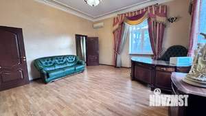 Коттедж 445м², 3-этажный, участок 15 сот.  